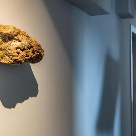 Apartment Graffitisuites#stone *