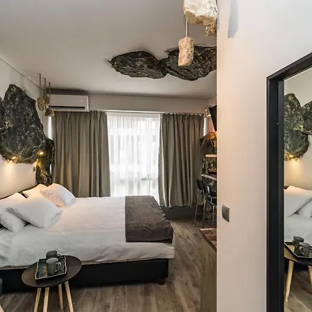 Graffitisuites#stone Apartment *